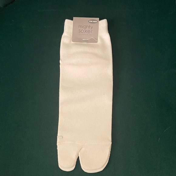 omighty Other - Pair of white Toe Socks